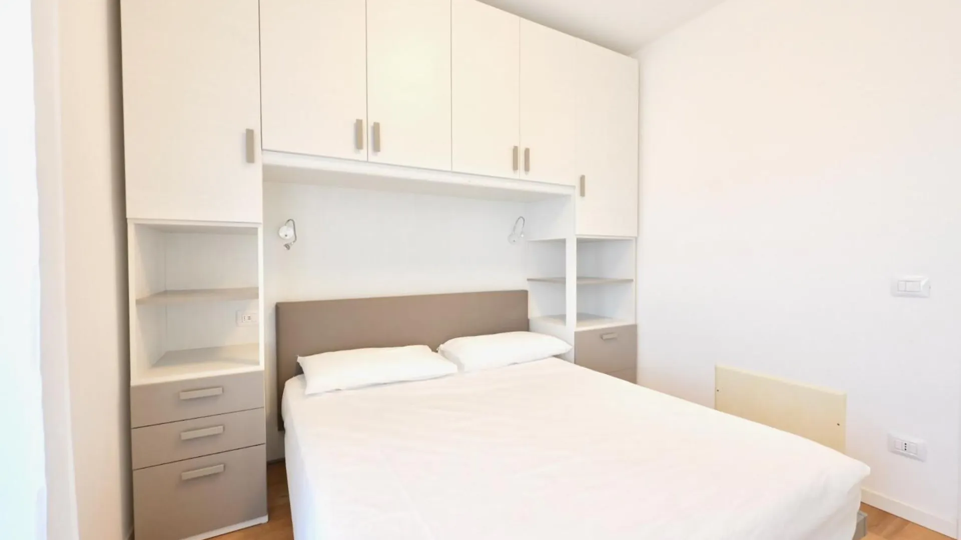 Tee 10 Apartments Lido di Jesolo 0*,  Italy